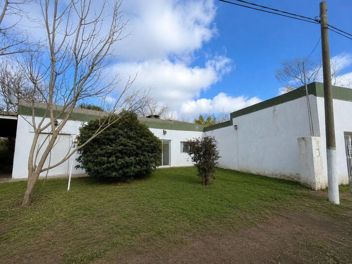 CASA CON LOCAL EN VENTA EN COMODORO PY, BRAGADO 3