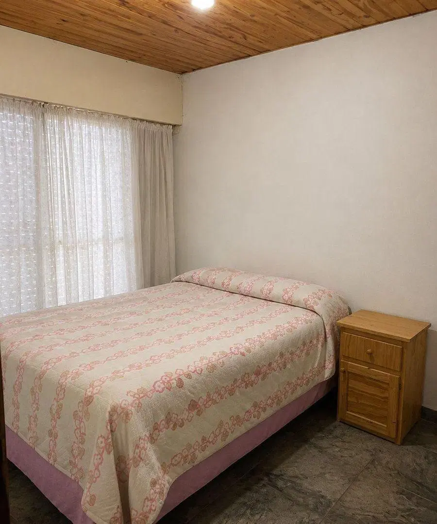 CASA CON LOCAL EN VENTA EN COMODORO PY, BRAGADO 2