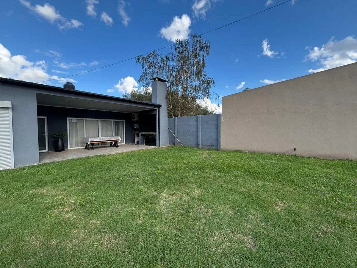 CASA EN VENTA EN BRAGADO 8