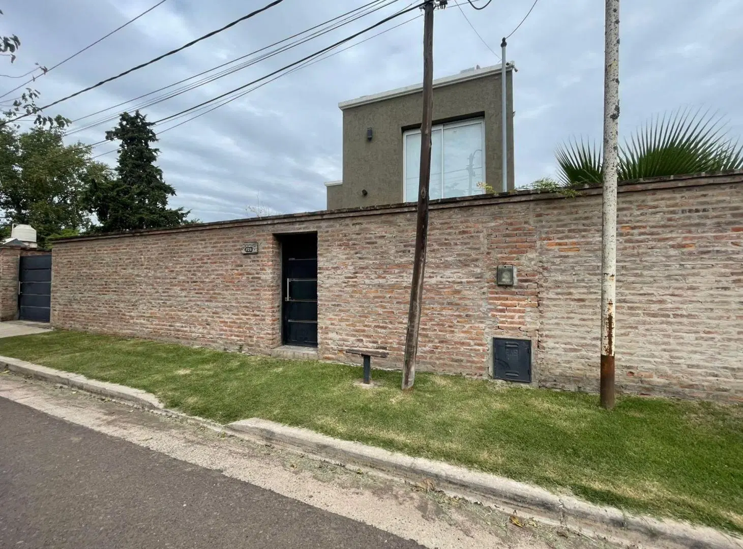 CASA EN VENTA EN PERGAMINO CON PILETA 4