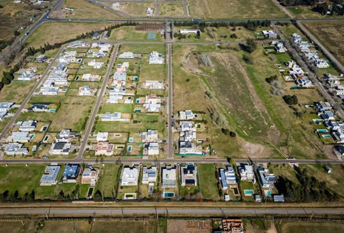 TERRENO EN VENTA EN PERGAMINO EN BARRIO CERRADO 2