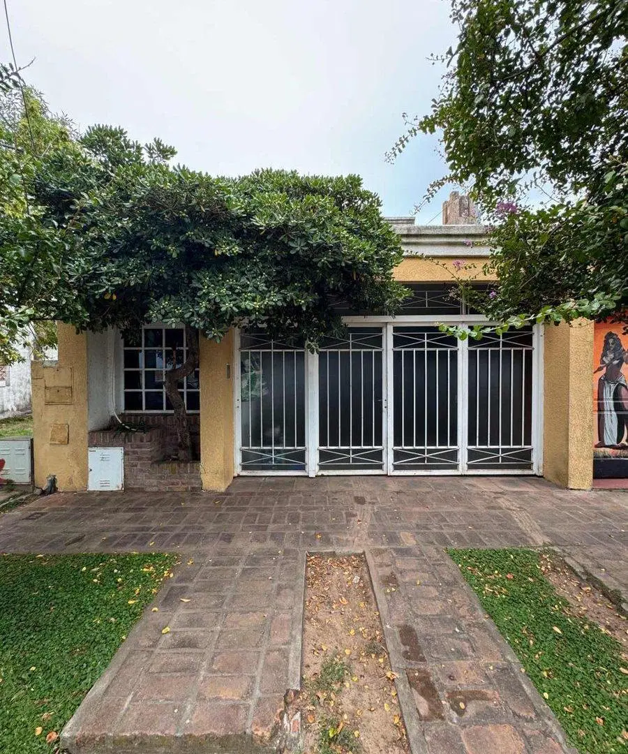 CASA EN VENTA EN PERGAMINO CON PATIO 5