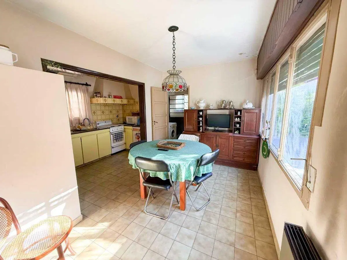 CASA EN VENTA EN EL CENTRO DE PERGAMINO CON PILETA 5