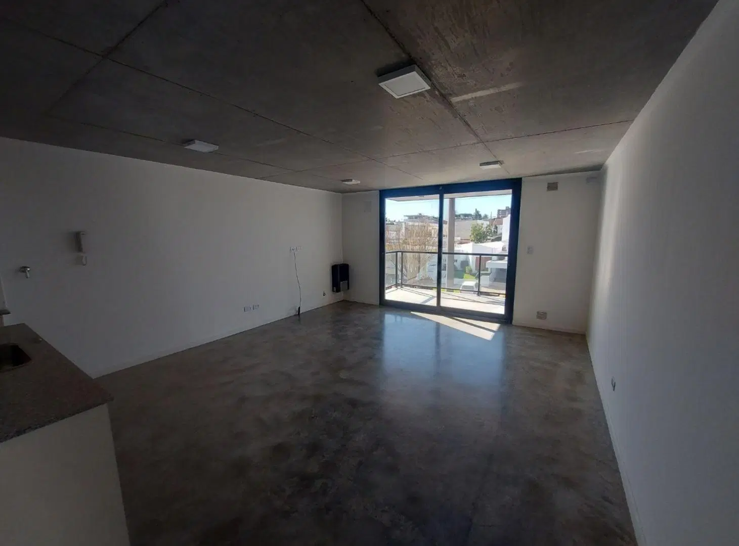 DEPARTAMENTO EN VENTA EN ARRECIFES ZONA CENTRICA 2