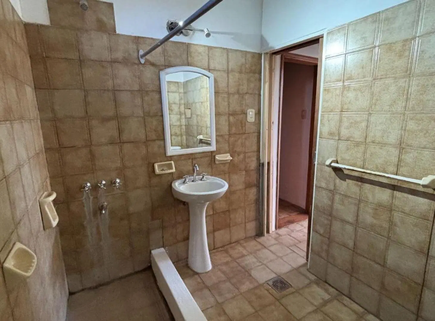 QUINTA EN VENTA EN BRAGADO CON PILETA 4