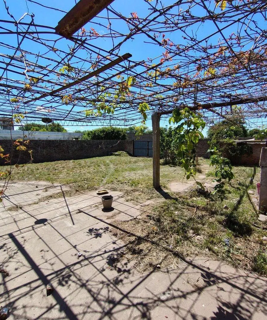 CASA EN VENTA EN ACEVEDO CON PATIO 8