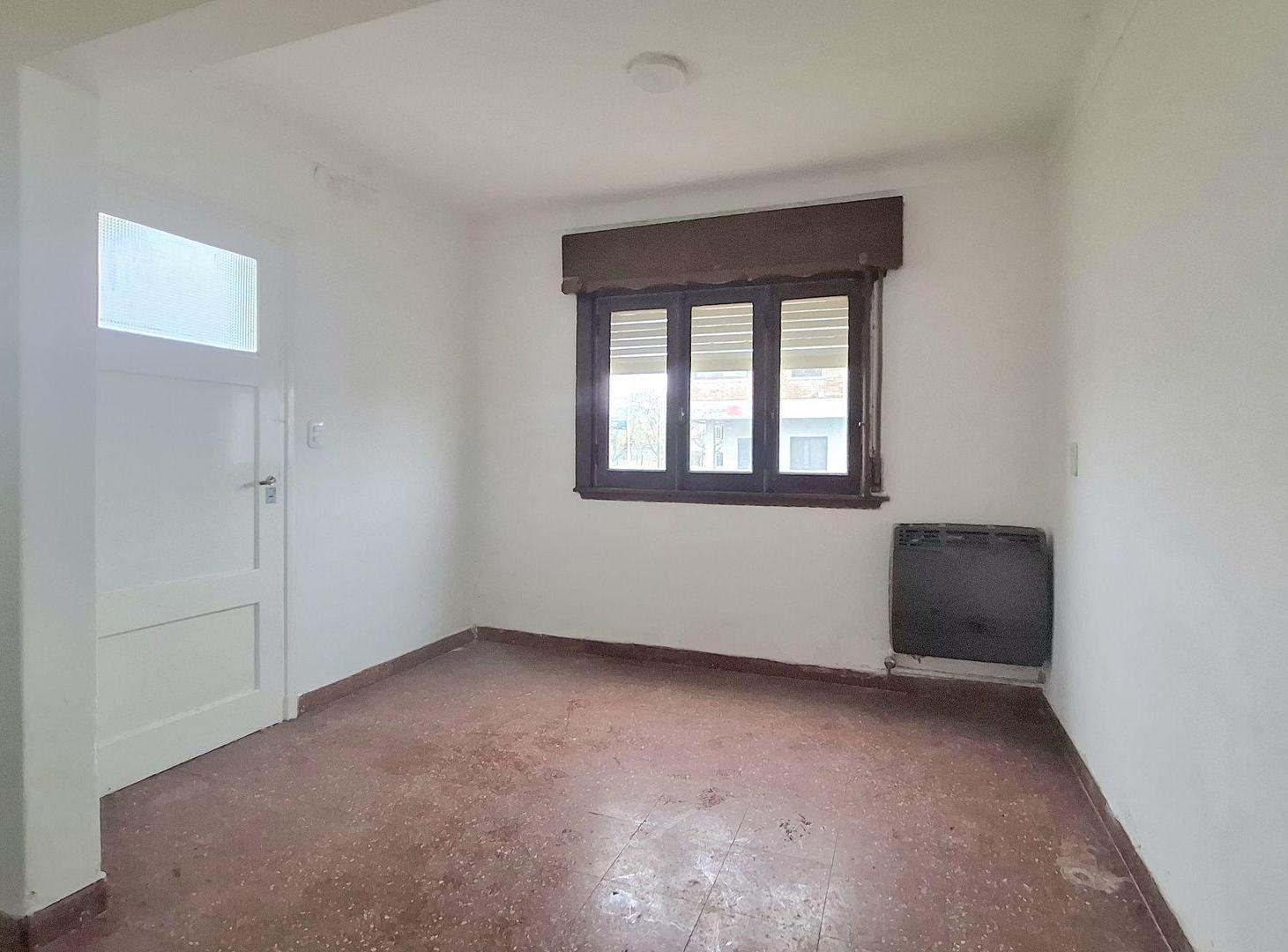 Foto de CASA EN VENTA EN PEHUAJO CON LOCAL COMERCIAL, imagen 2