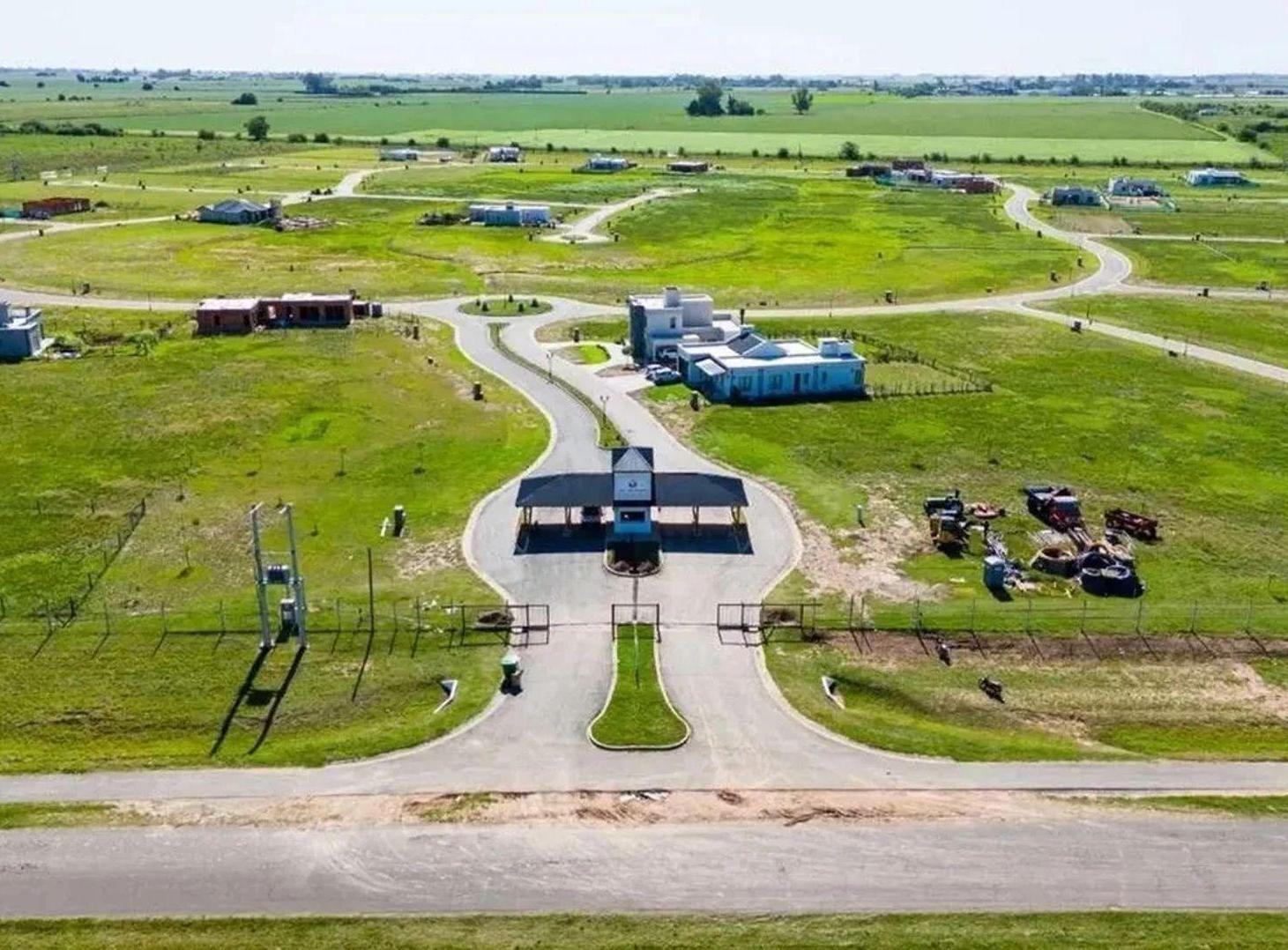 Foto de LOTE EN VENTA EN PERGAMINO EN BARRIO CERRADO, imagen 3
