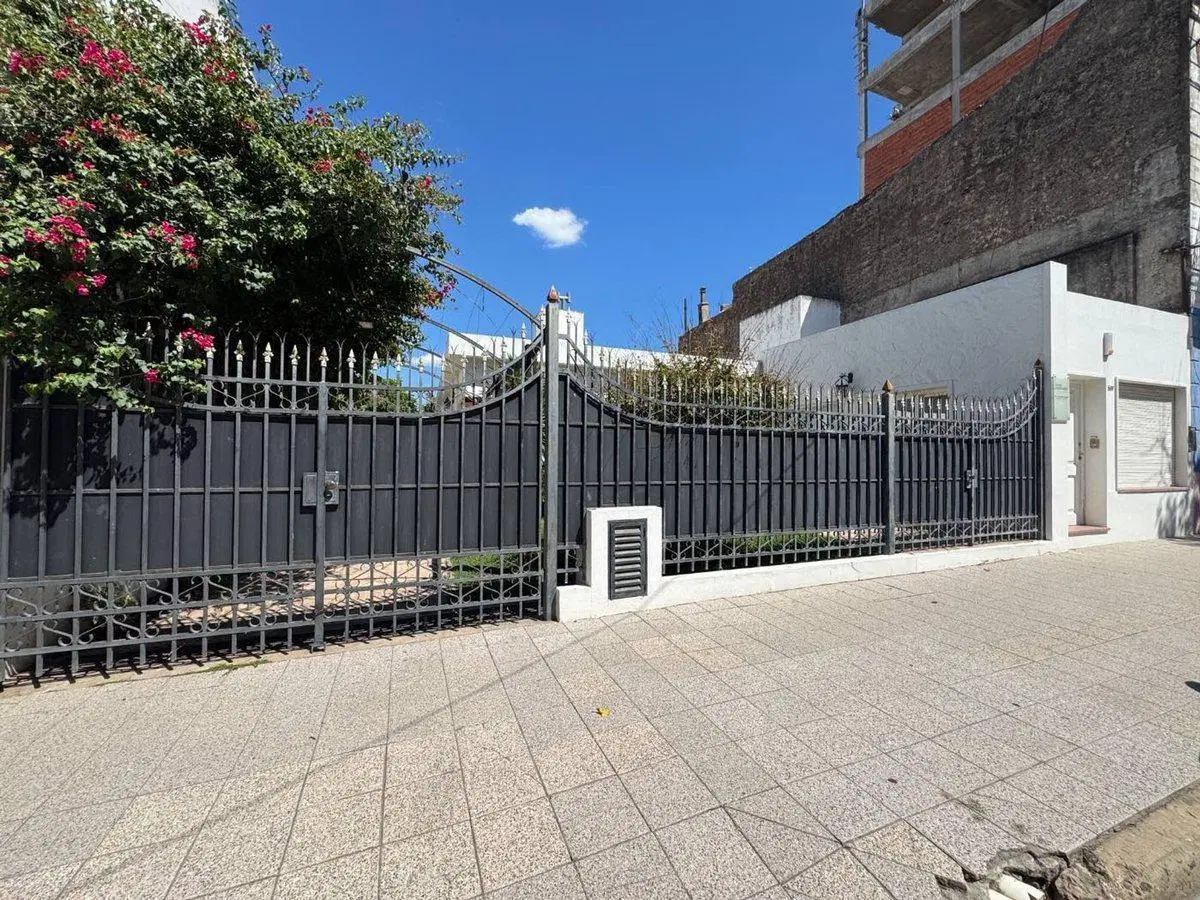 CASA EN VENTA EN PERGAMINO ZONA CENTRO 2