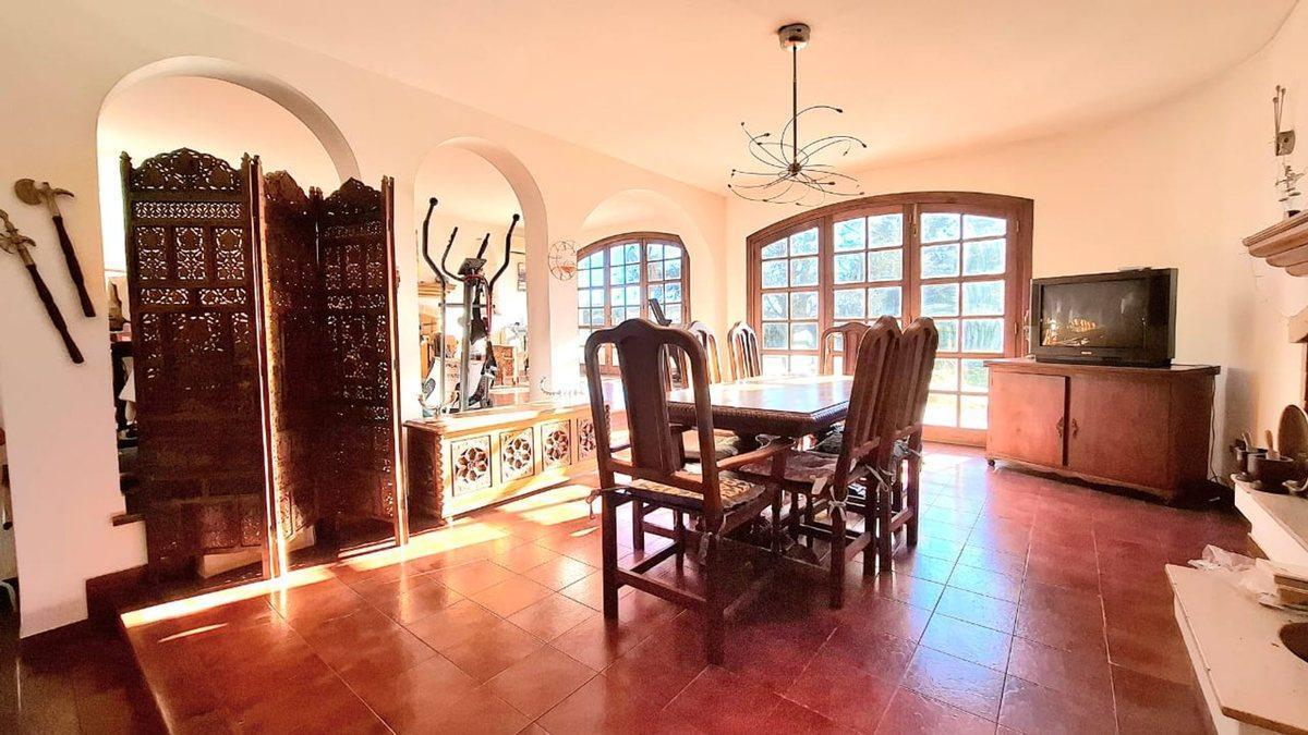 Foto de CASA EN VENTA EN CARLOS CASARES CON PILETA, imagen 3