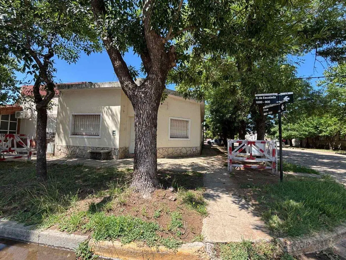 CASA EN VENTA EN BRAGADO 1