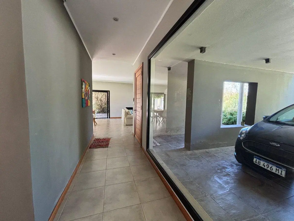 CASA EN VENTA EN BRAGADO CON PILETA 4