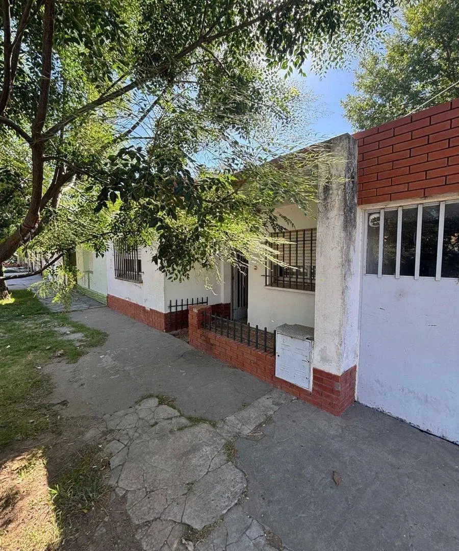 CASA EN VENTA EN PERGAMINO A REFACCIONAR 2