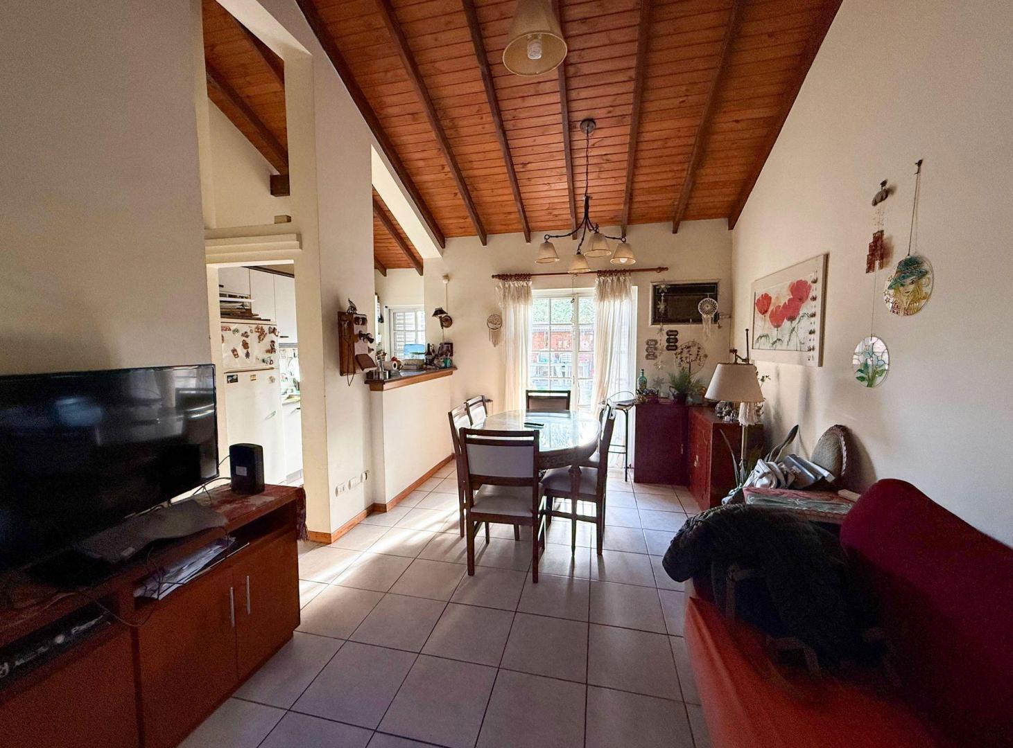 Foto de CASA EN VENTA EN PERGAMINO CON PATIO Y PILETA, imagen 2
