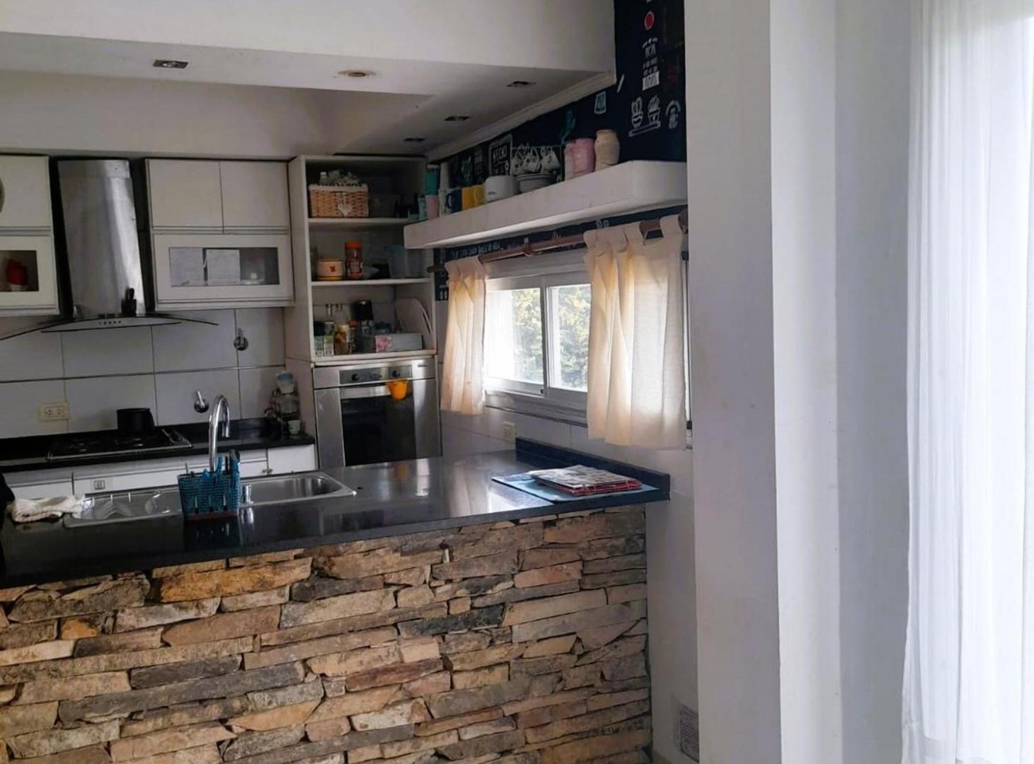 Foto de SE VENDE CASA EN PERGAMINO CON PILETA, imagen 2