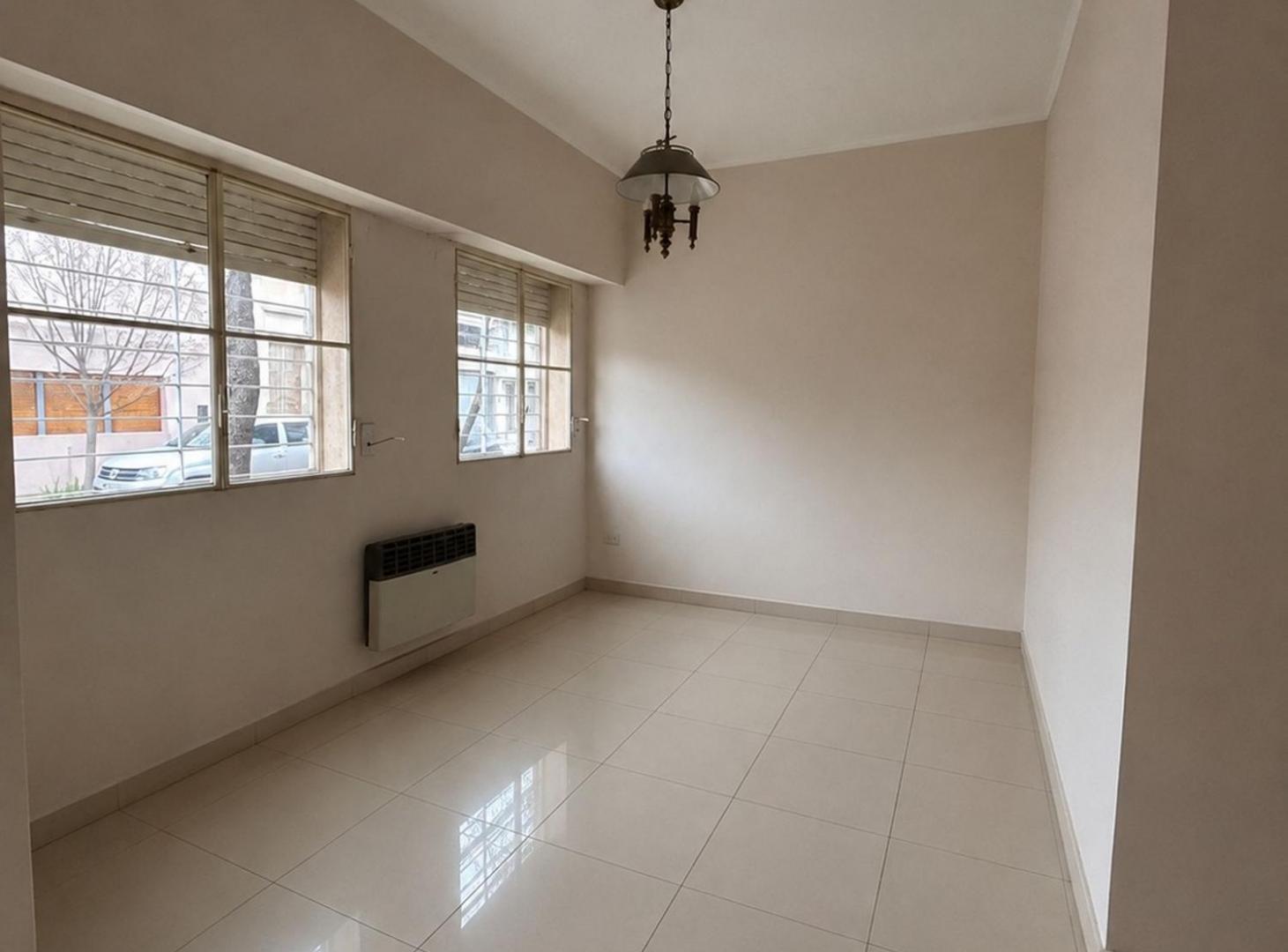 Foto de CASA EN VENTA EN PERGAMINO ZONA CENTRICA, imagen 2