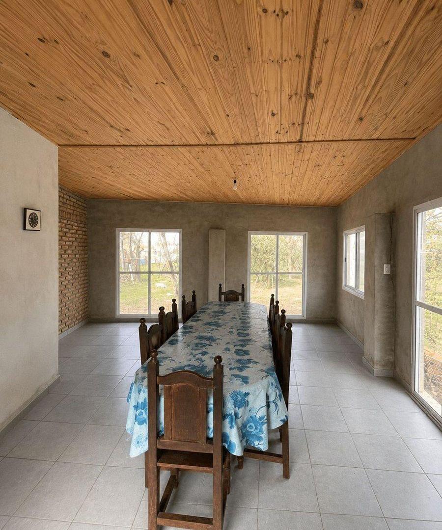 Foto de CASA CON LOCAL EN VENTA EN COMODORO PY, BRAGADO, imagen 1