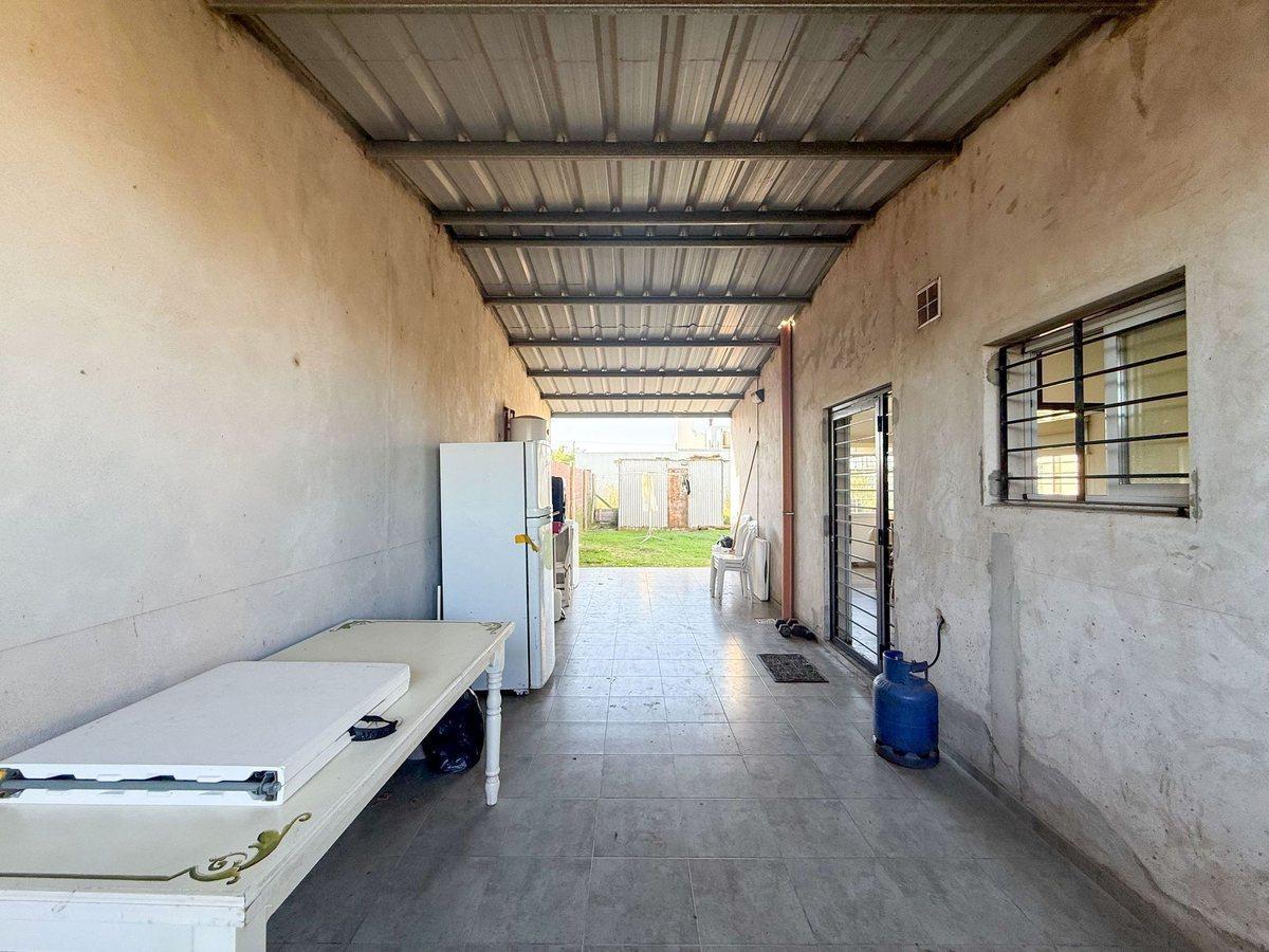 Foto de CASA EN VENTA EN PERGAMINO CON PATIO, imagen 4