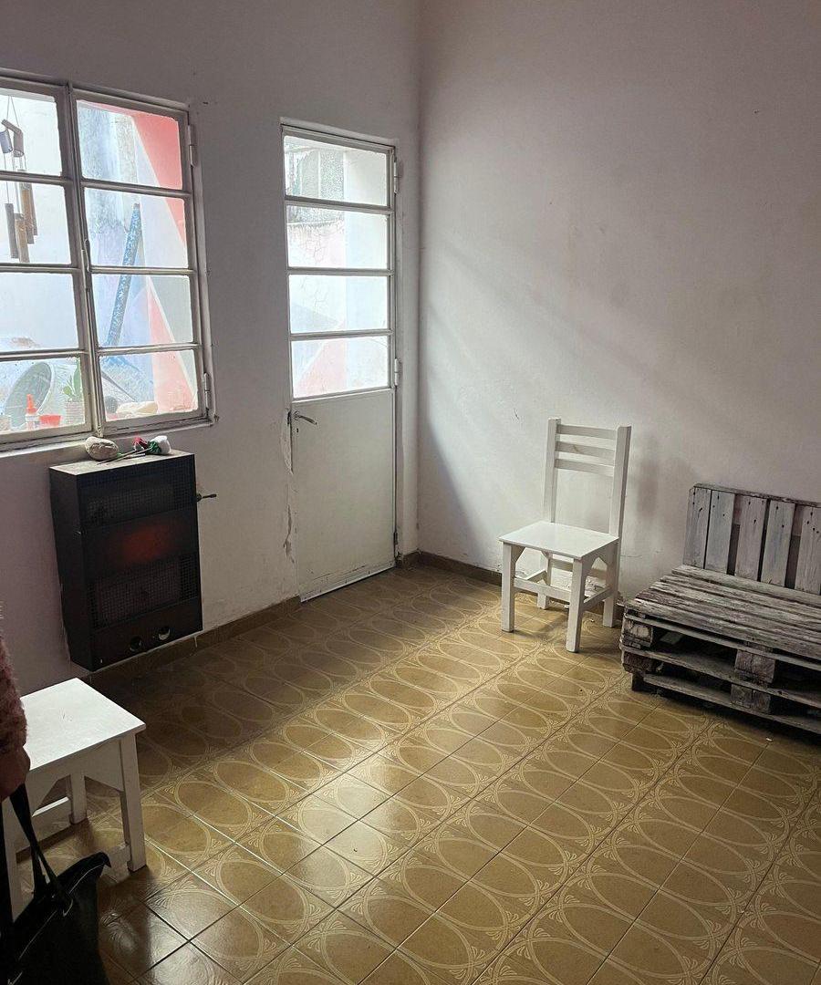 Foto de CASA EN VENTA EN PERGAMINO A REFACCIONAR, imagen 1