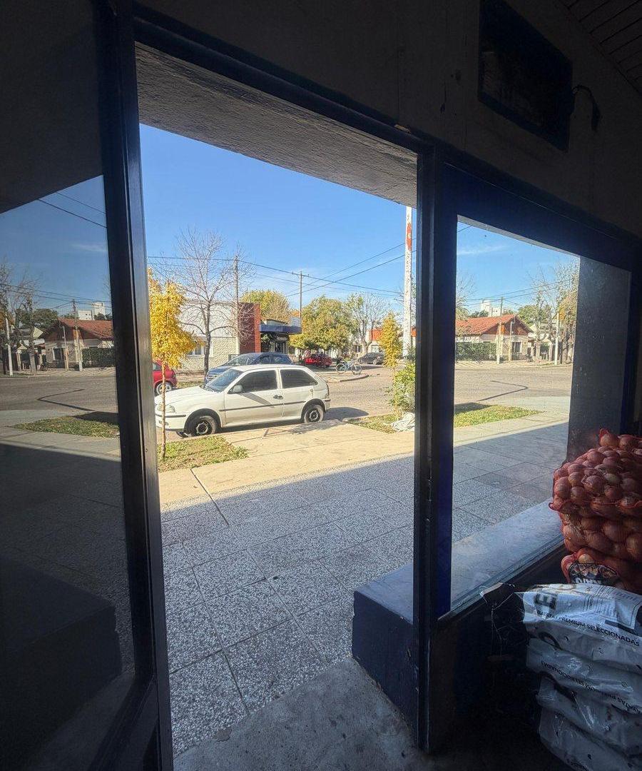 Foto de LOCALES EN VENTA EN PEHUAJO CON DEPARTAMENTO, imagen 3