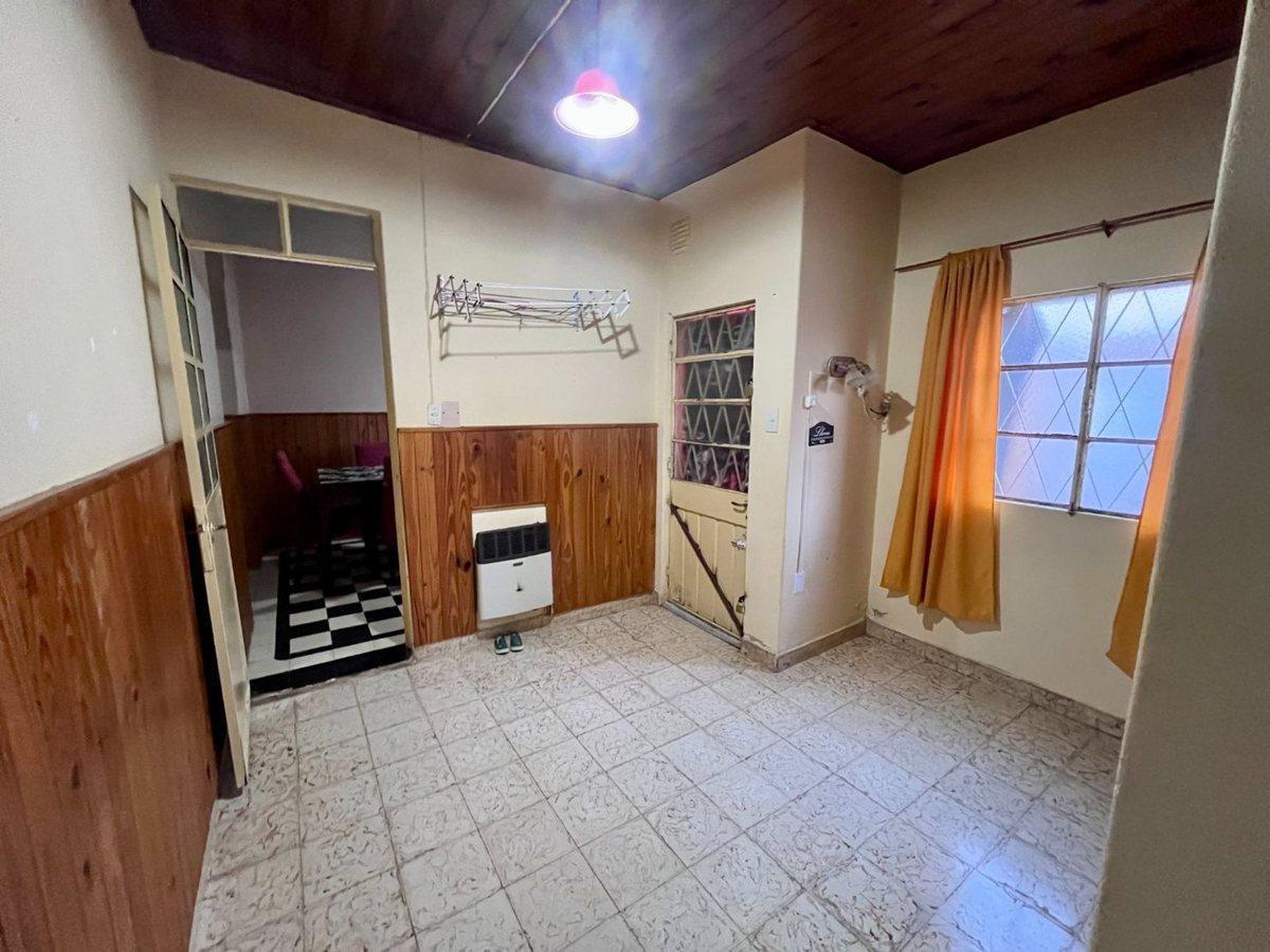 Foto de CASA EN VENTA EN ROJAS CON PATIO, imagen 2