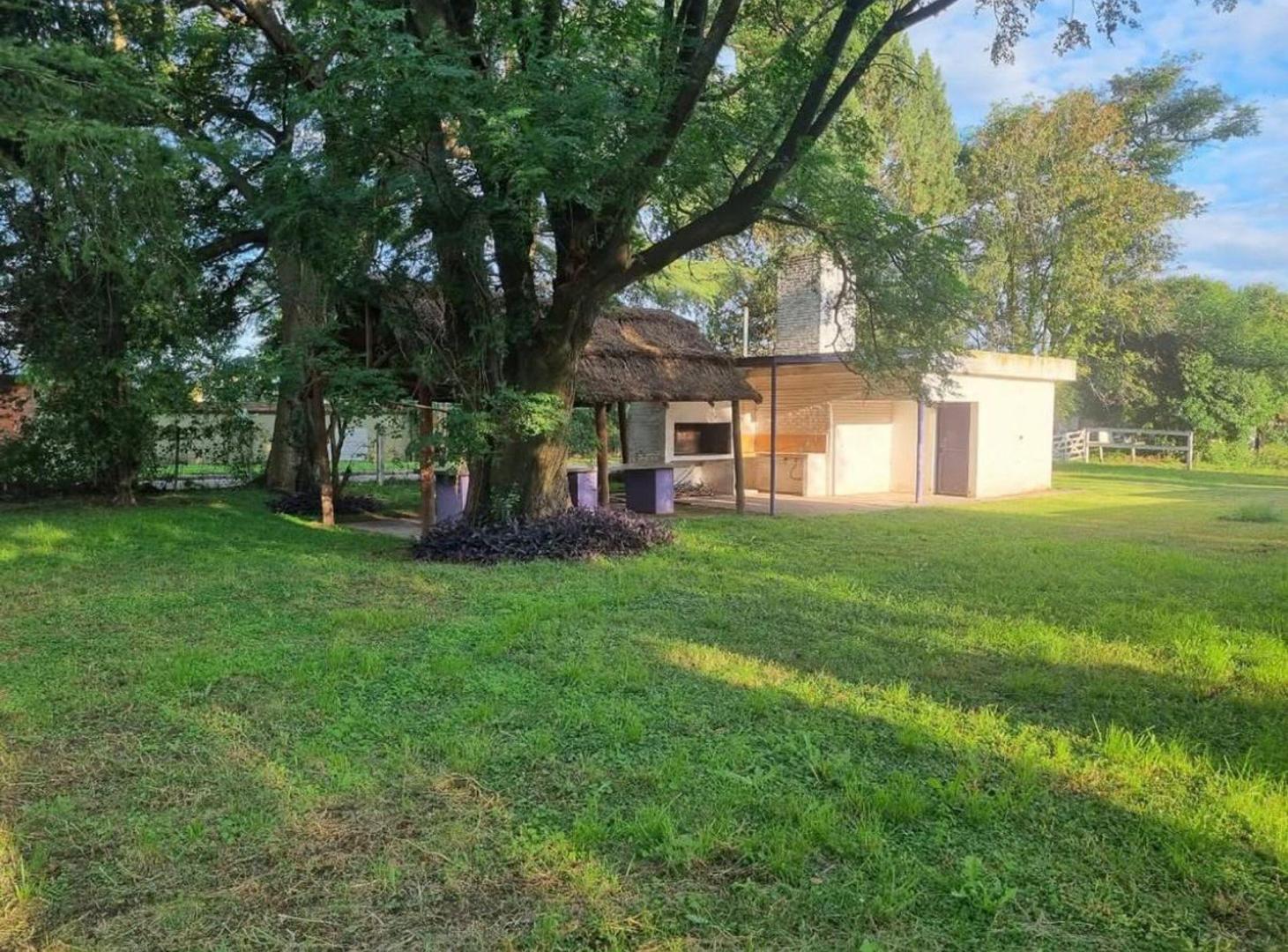 Foto de QUINTA EN VENTA EN PERGAMINO CON AMPLIO PARQUE, imagen 1