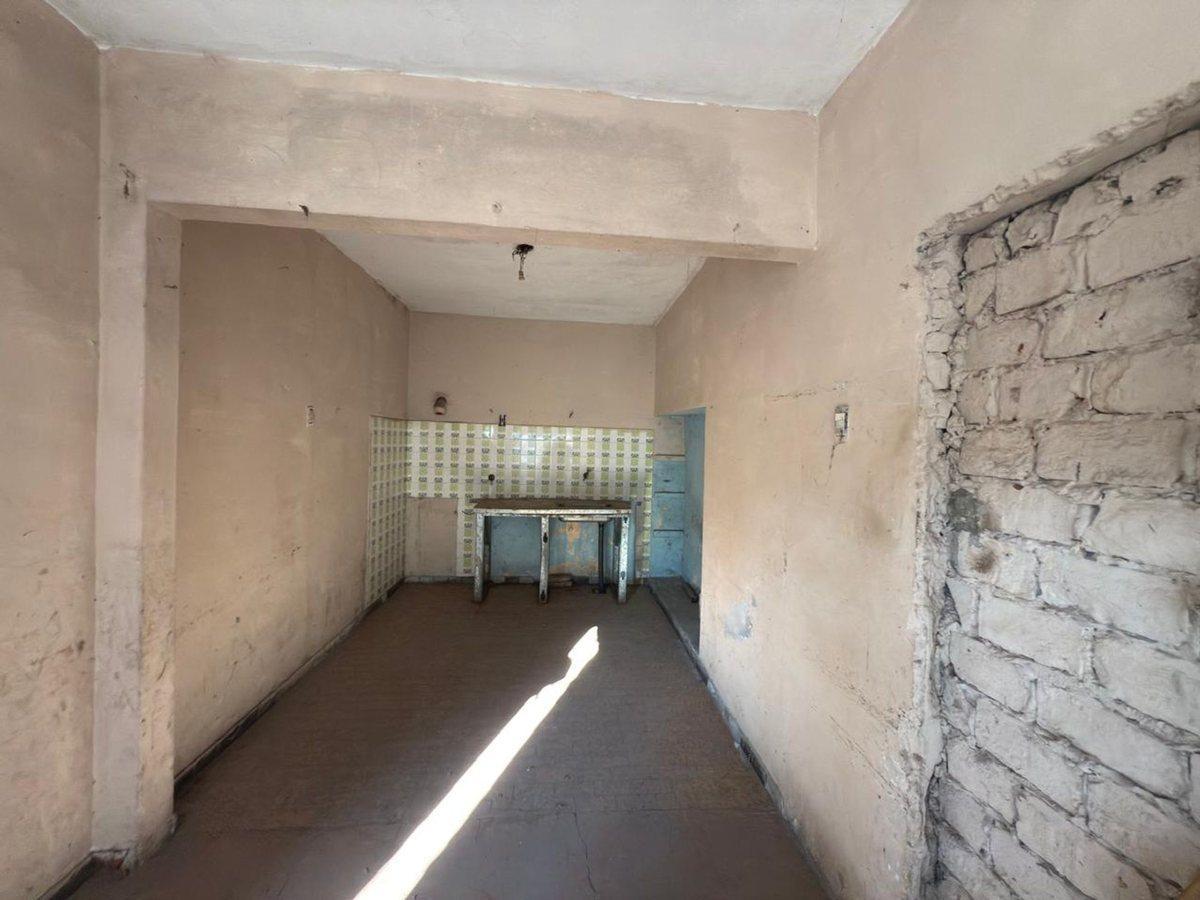 Foto de CASA EN VENTA EN PERGAMINO A REFACCIONAR CON PATIO, imagen 5