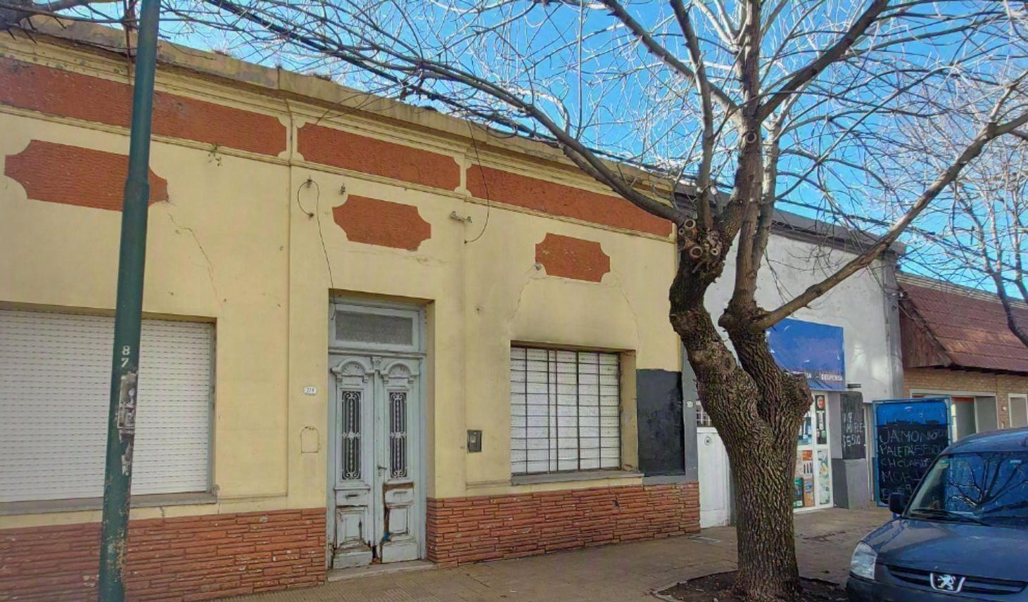 CASA EN VENTA EN SALTO CON LOCAL
