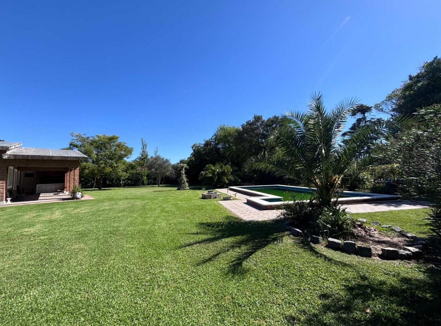 Foto de CASA QUINTA CON PILETA EN VENTA Y GRAN PARQUE, imagen 2