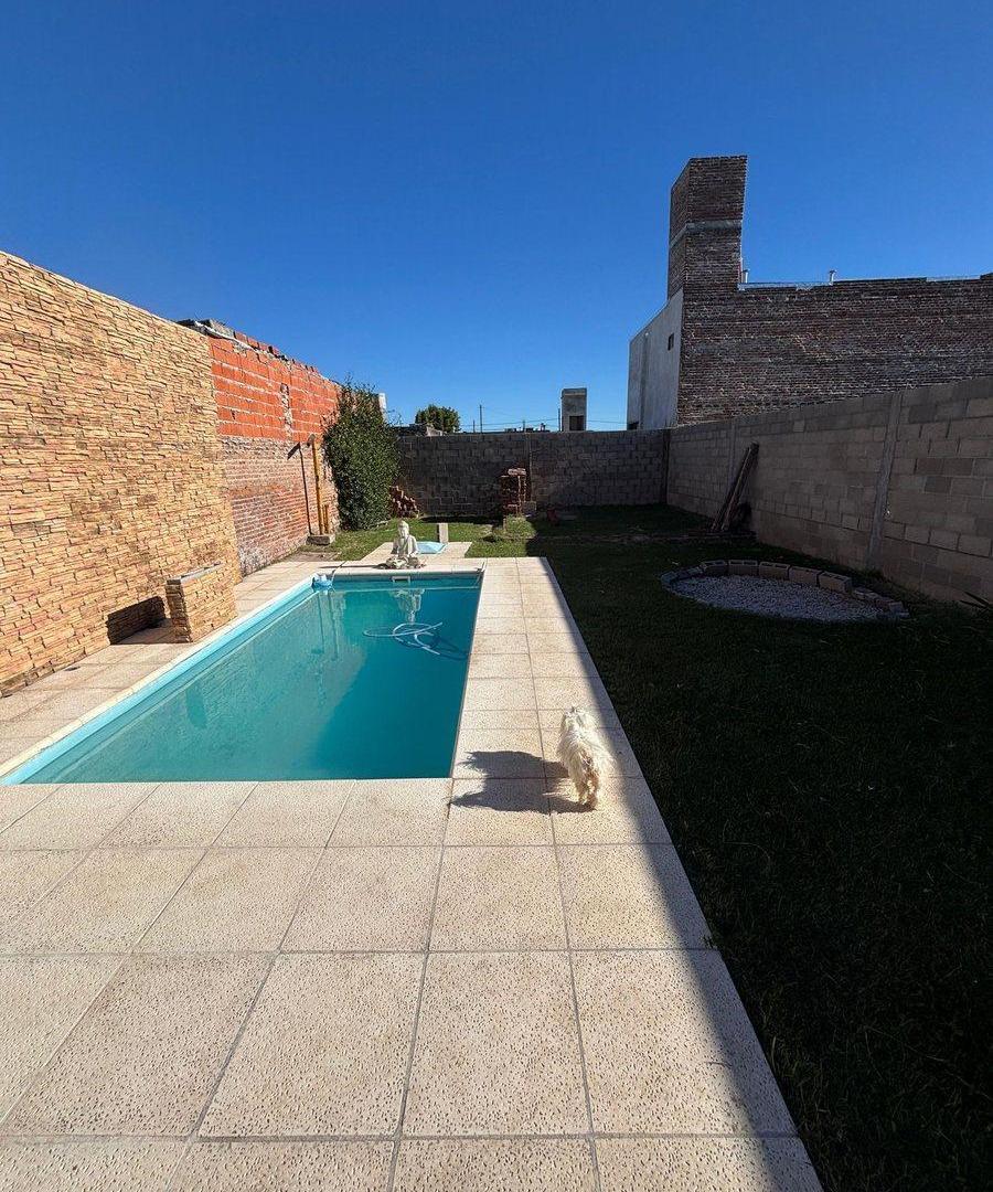 Foto de CASA EN VENTA EN PERGAMINO CON PILETA, imagen 4