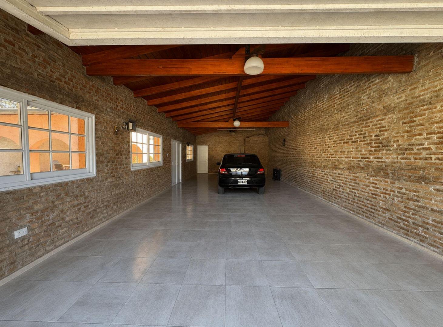 Foto de CASA EN VENTA EN PERGAMINO CON PILETA, imagen 2