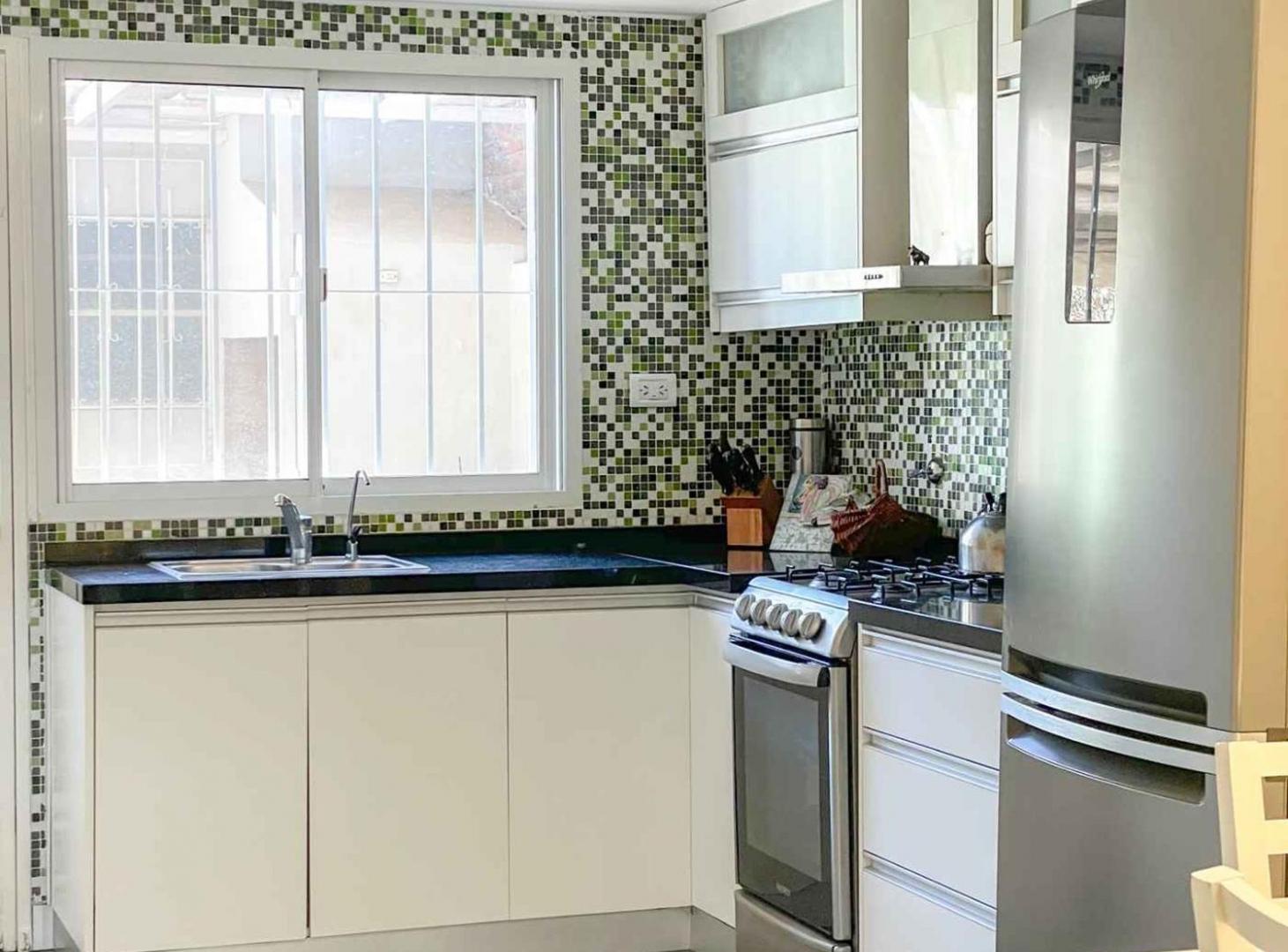 Foto de CASA EN VENTA EN PERGAMINO CON PATIO Y COCHERA, imagen 3