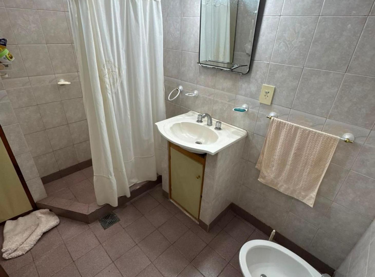 Foto de CASA EN VENTA EN JUNIN CON PILETA, imagen 1