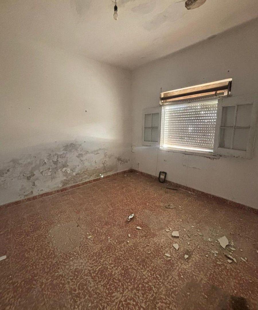 Foto de CASA EN VENTA EN PERGAMINO A REFACCIONAR, imagen 1