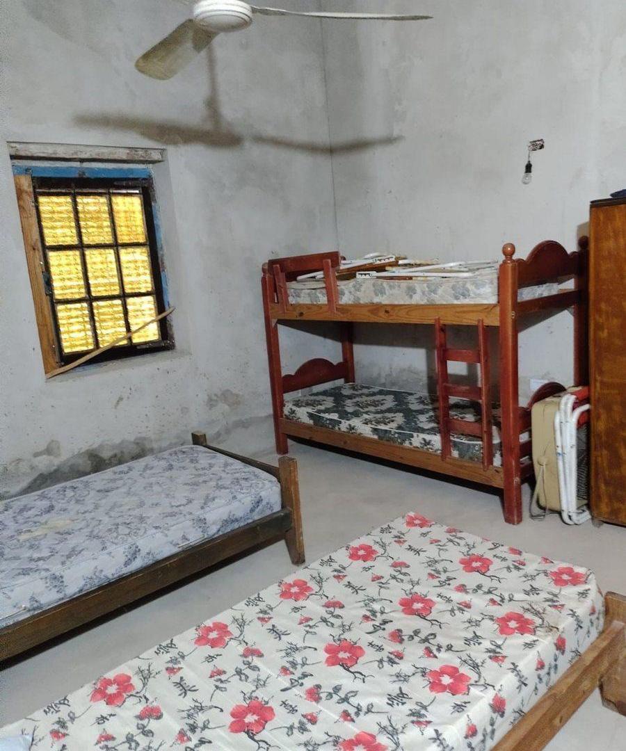 Foto de CASA QUINTA EN VENTA EN ROJAS CON PILETA, imagen 2