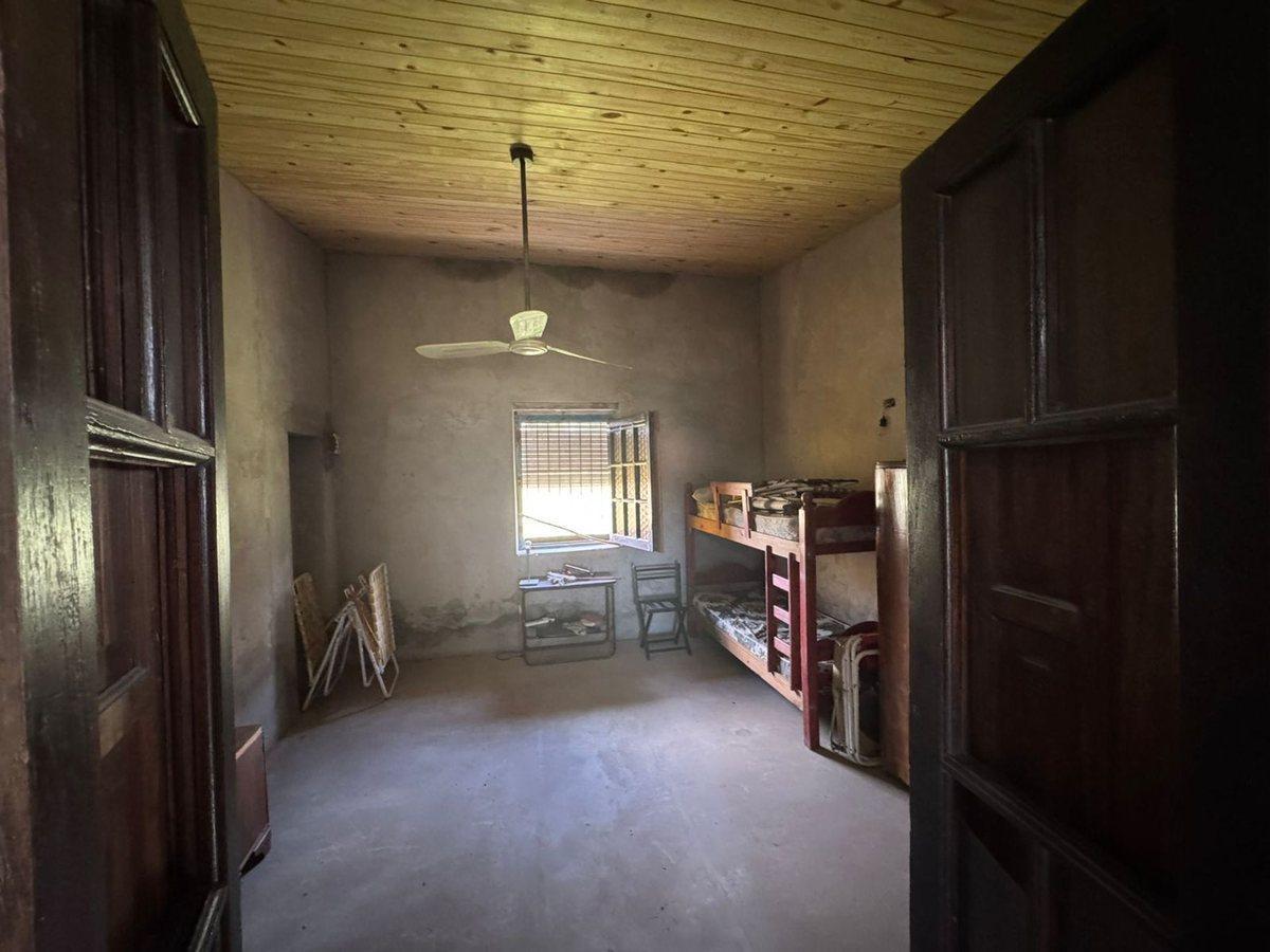 Foto de CASA QUINTA EN VENTA EN ROJAS CON PILETA, imagen 1