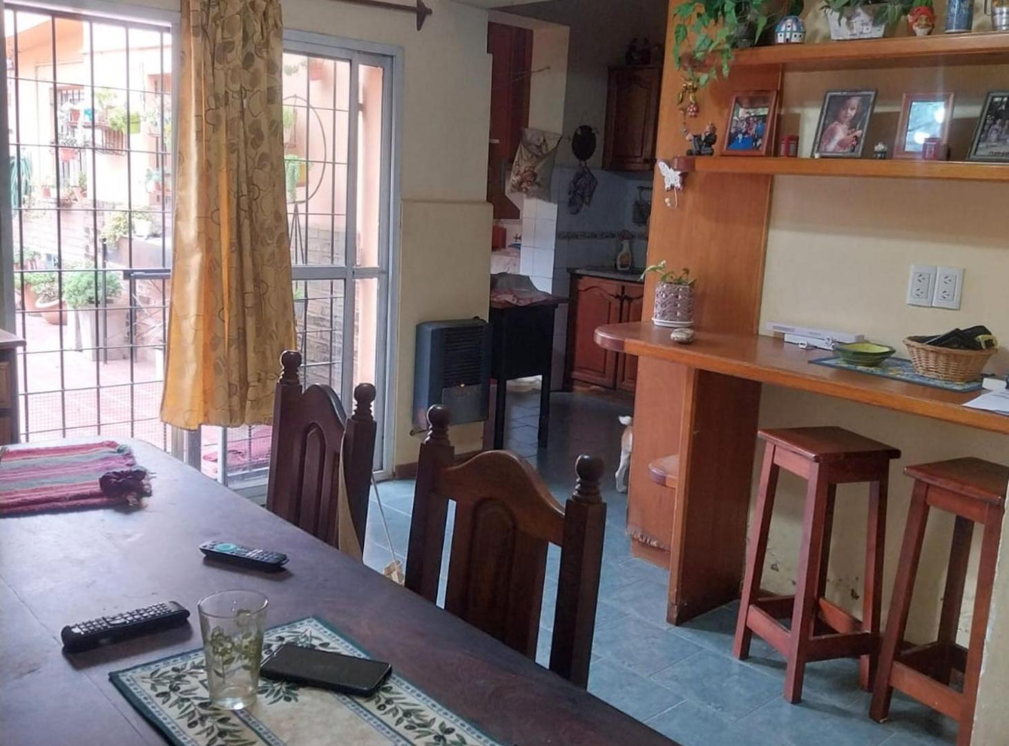 Foto de CASA EN VENTA CON PILETA EN PERGAMINO, imagen 2