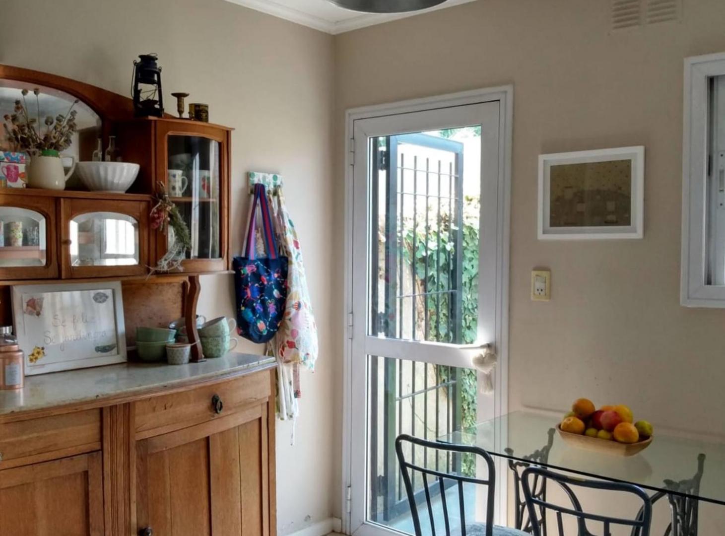 Foto de CASA EN PERGAMINO EN VENTA CON PATIO ZONA CENTRO, imagen 3