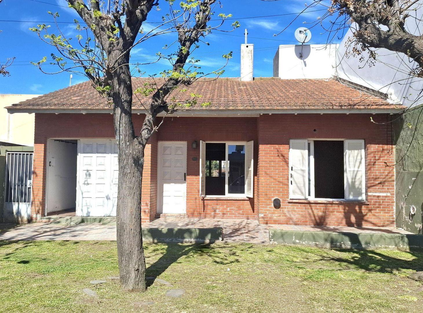 Foto de CASA EN VENTA EN PEHUAJO CON PATIO, imagen 1