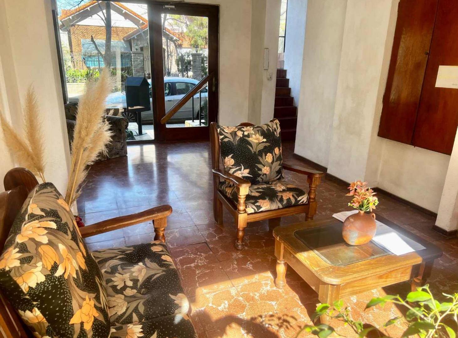 DEPARTAMENTO EN VENTA EN ROJAS ZONA CENTRICA