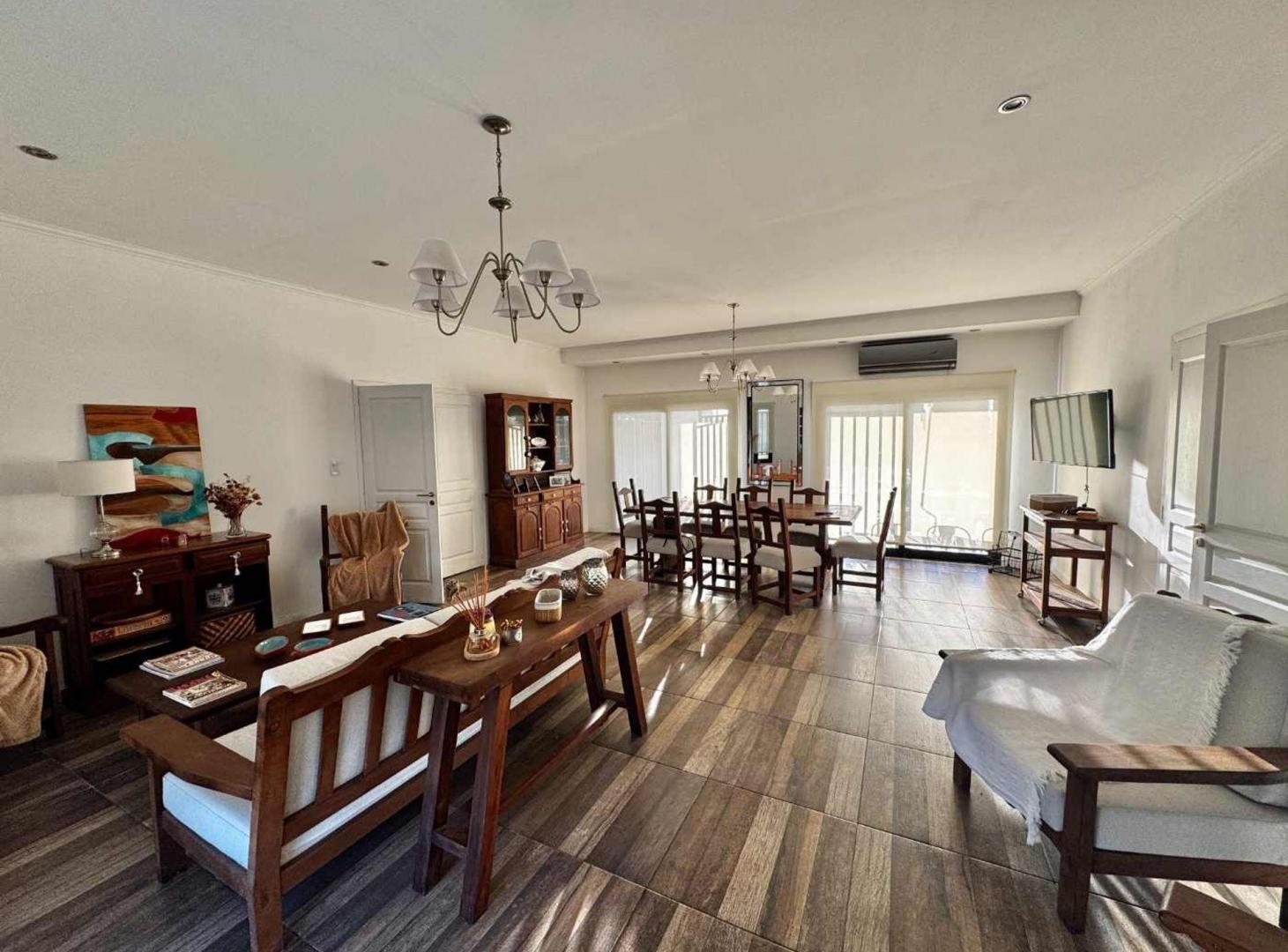 Foto de CASA EN VENTA EN PERGAMINO CON PILETA, imagen 1