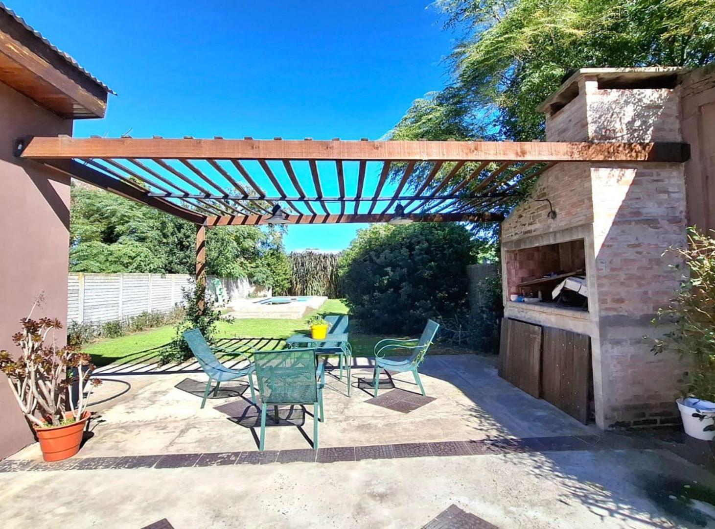 Foto de CASA EN VENTA EN PEHUAJÓ CON PILETA, imagen 4