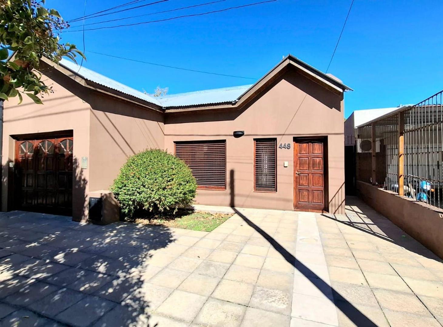 CASA EN VENTA EN PEHUAJÓ CON PILETA
