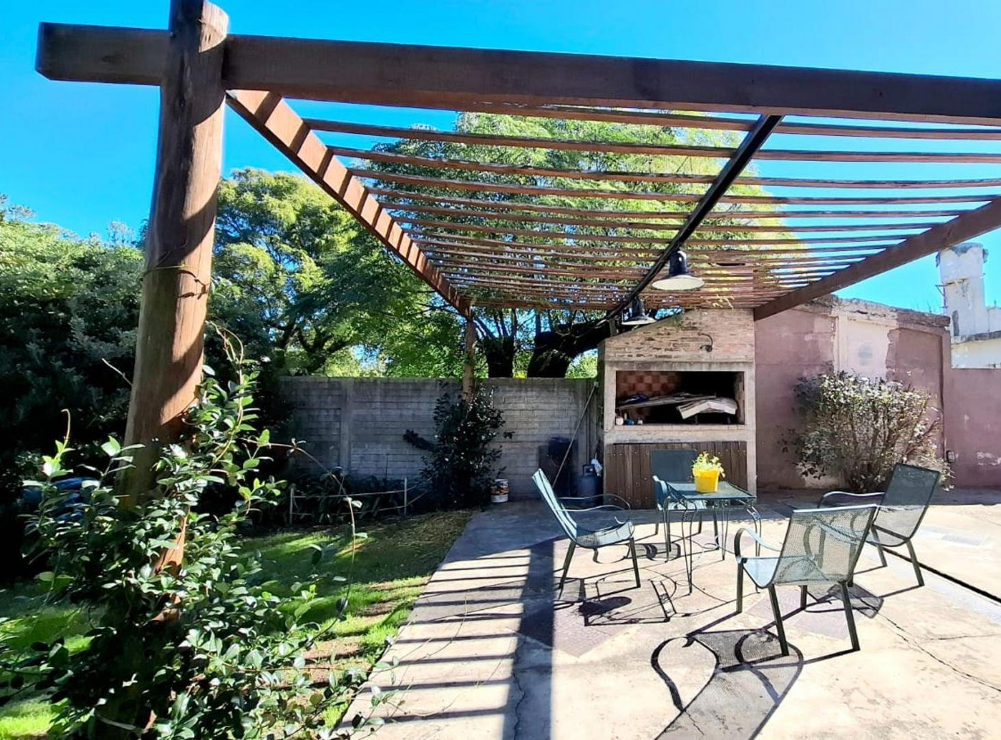 Foto de CASA EN VENTA EN PEHUAJÓ CON PILETA, imagen 3