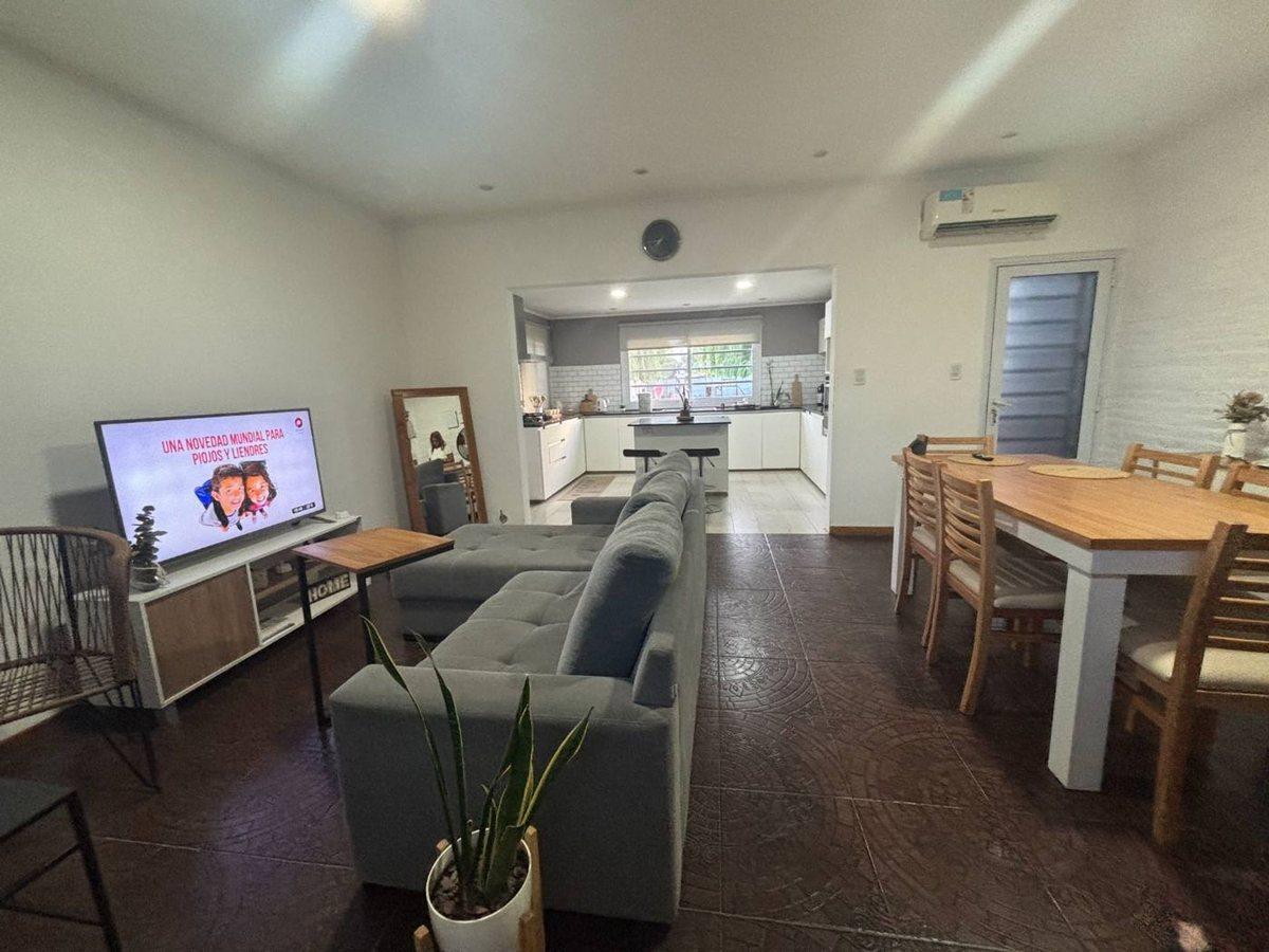 Foto de CASA EN VENTA EN BRAGADO CON PILETA, imagen 3