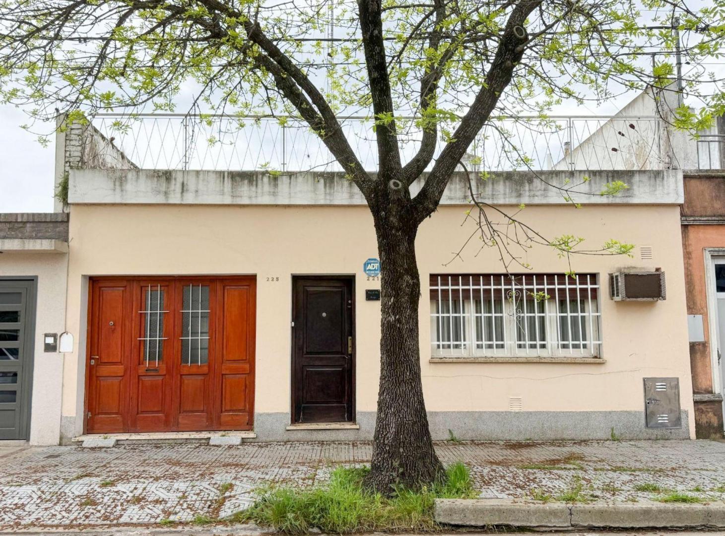 Foto de CASA EN VENTA EN PERGAMINO CON PATIO, imagen 1