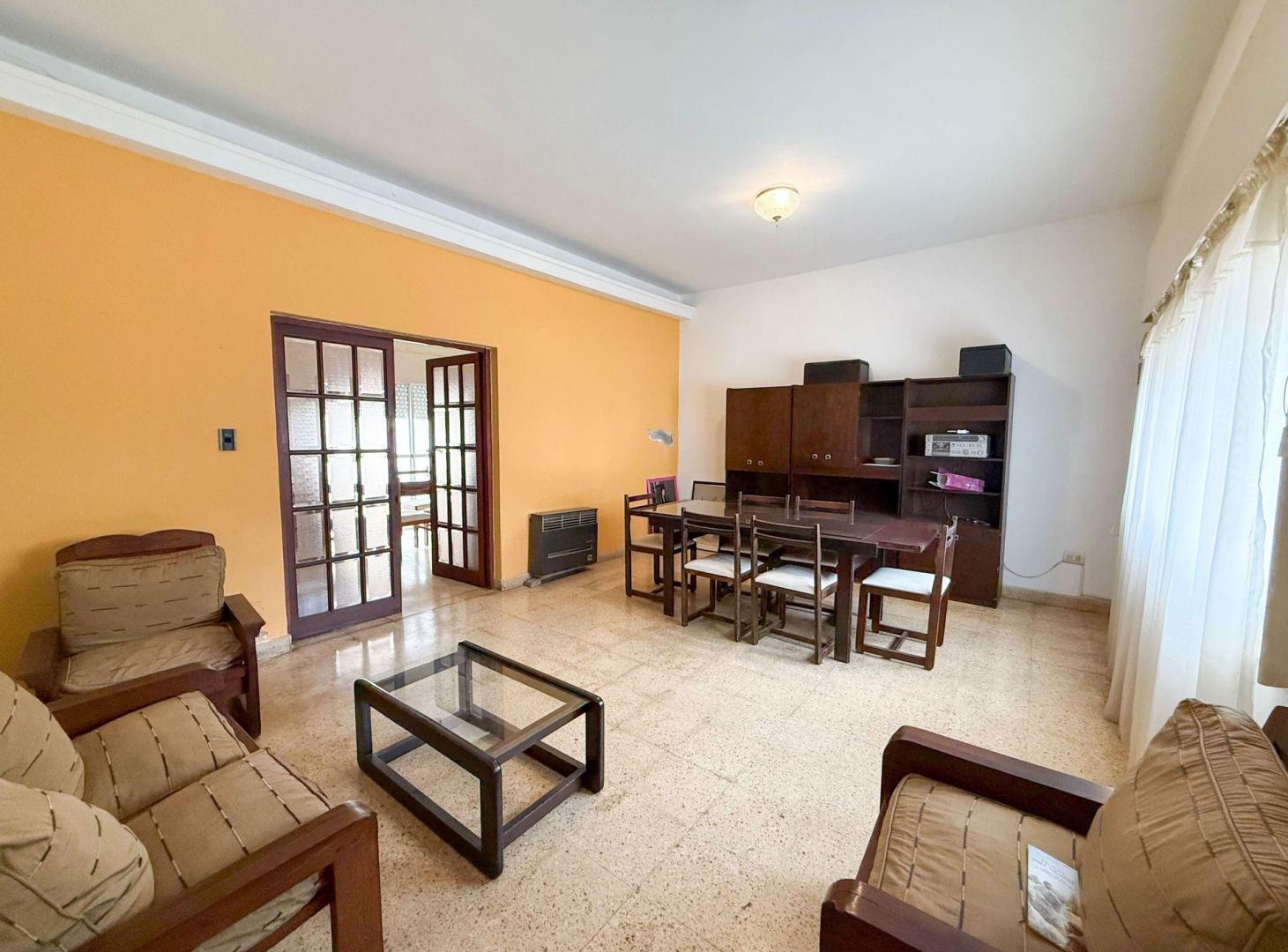 Foto de CASA EN VENTA EN PERGAMINO CON PATIO, imagen 3