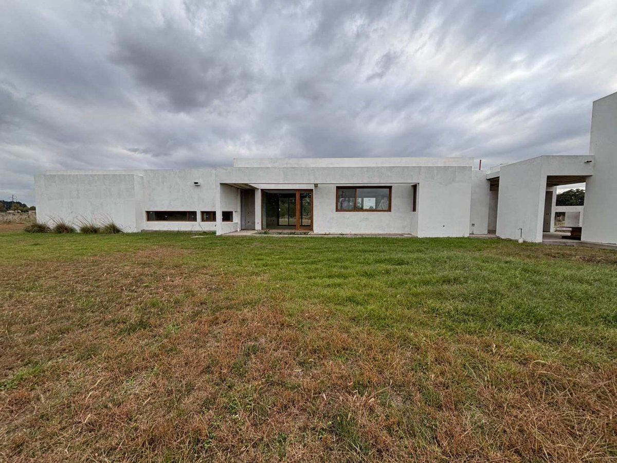 Foto de CASA QUINTA EN VENTA EN BRAGADO EN CONSTRUCCION, imagen 1
