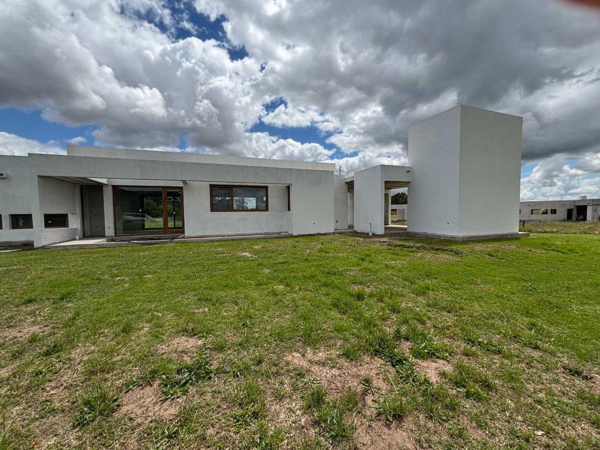 Foto de CASA QUINTA EN VENTA EN BRAGADO EN CONSTRUCCION, imagen 4