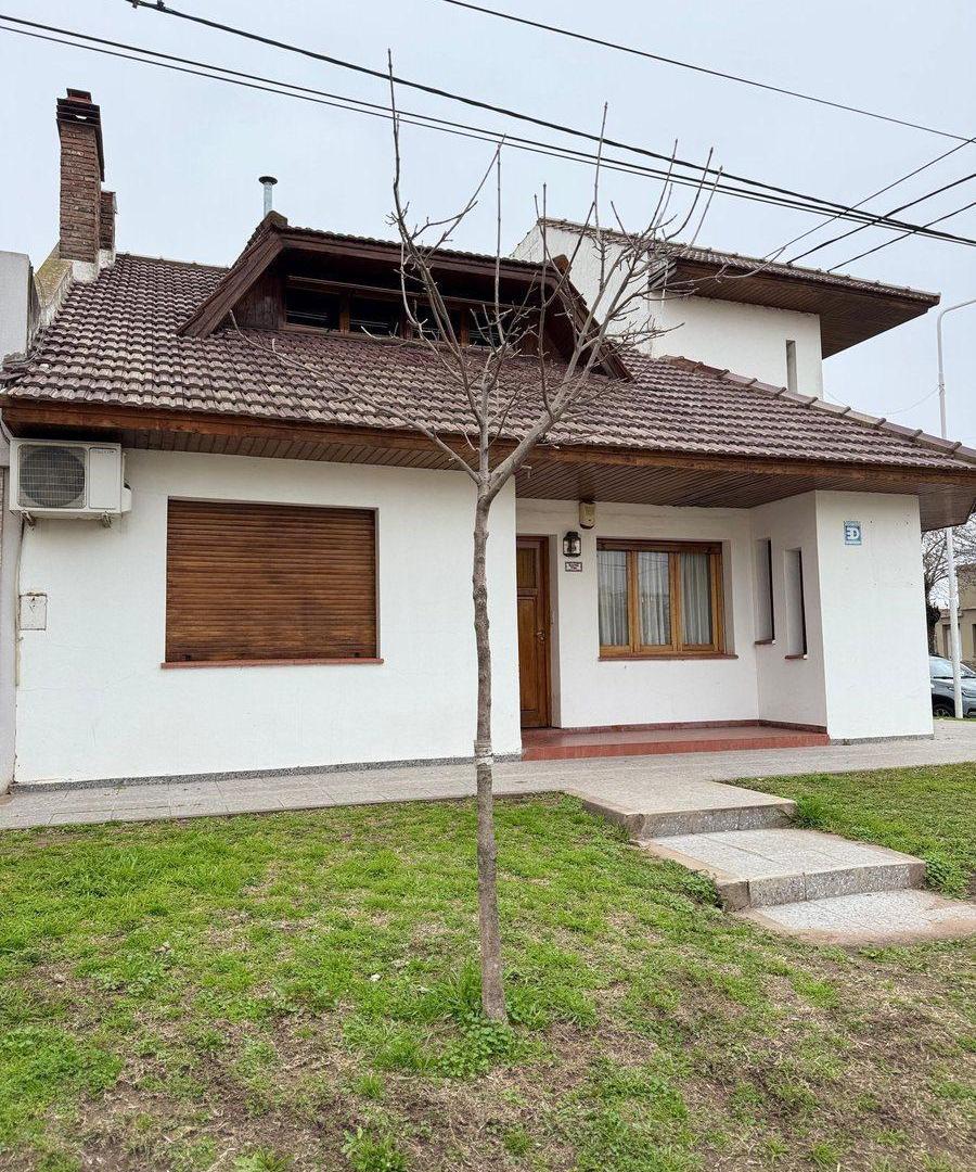 Foto de CASA EN VENTA EN PEHUAJO, imagen 4